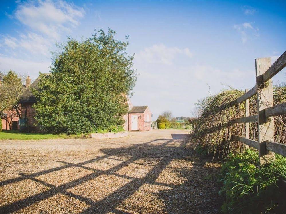 Owl Barn At The Gardens Villa Lissington Exterior photo